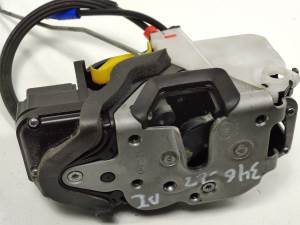 CERRADURA PUERTA DELANTERA IZQUIERDA 3023881 OPEL ZAFIRA TOURER Autodesguaces Alicante