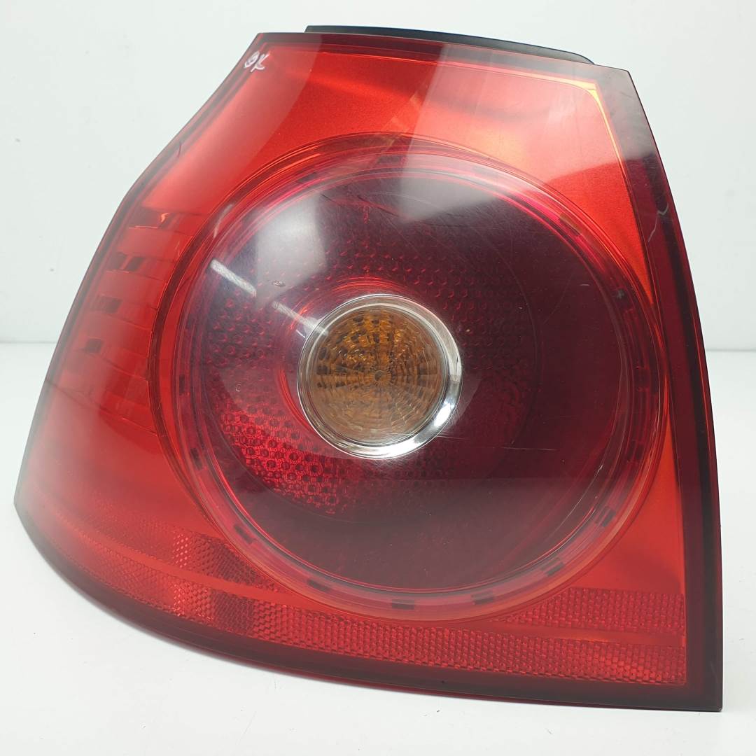 PILOTO TRASERO IZQUIERDO - 1K6945111P - VOLKSWAGEN - GOLF V BERLINA (1K1)