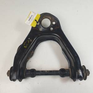 BRAZO SUSPENSION SUPERIOR DELANTERO DERECHO NISSAN TERRANO/TERRANO.II (R20) Autodesguaces Alicante