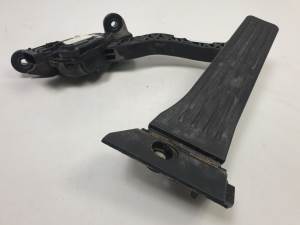 POTENCIOMETRO PEDAL 327003XXXX HYUNDAI I30 (GD) Autodesguaces Alicante