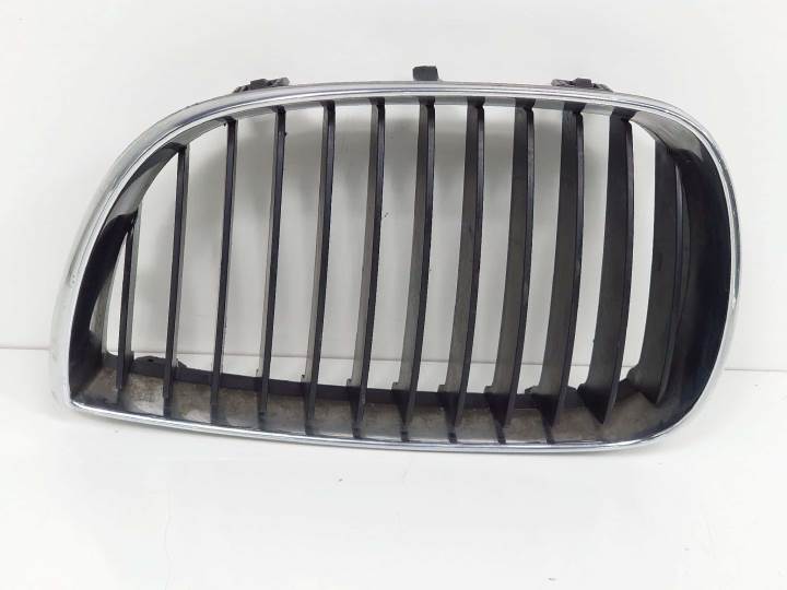 REJILLA DELANTERA 71286139 BMW SERIE 1 BERLINA (E81/E87) Autodesguaces Alicante