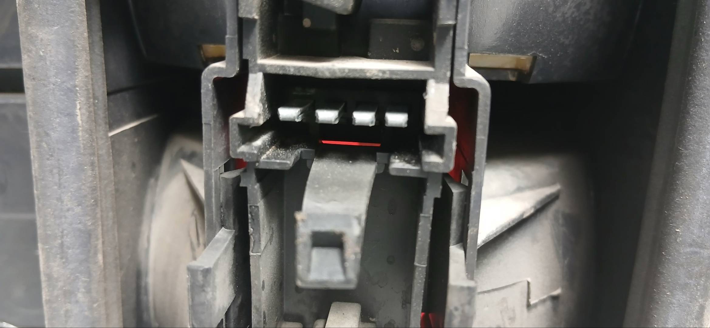 Foto 4 de Piloto Trasero Central Renault Laguna (b56) (1994–1998)