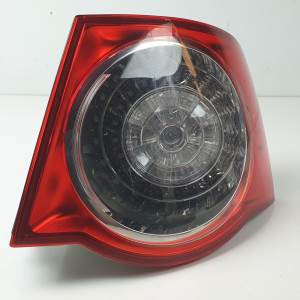PILOTO TRASERO DERECHO 2SD98315004 VOLKSWAGEN JETTA (1K2) Autodesguaces Alicante