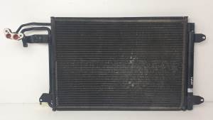 CONDENSADOR / RADIADOR AIRE ACONDICIONADO VOLKSWAGEN JETTA (1K2) Autodesguaces Alicante