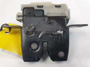 CERRADURA MALETERO / PORTON 8200076240E RENAULT SCENIC II (X84,JM) Autodesguaces Alicante