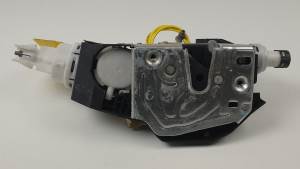 CERRADURA PUERTA TRASERA DERECHA 2207305835 MERCEDES CLASE S (W220) BERLINA Autodesguaces Alicante