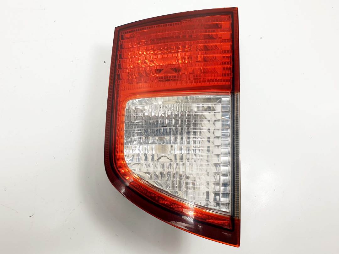 PILOTO TRASERO DERECHO INTERIOR - 83602091 - SSANGYONG - KYRON