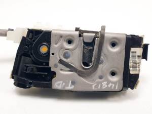 CERRADURA PUERTA TRASERA DERECHA A0997300635 MERCEDES CLASE E (W212) LIM. Autodesguaces Alicante