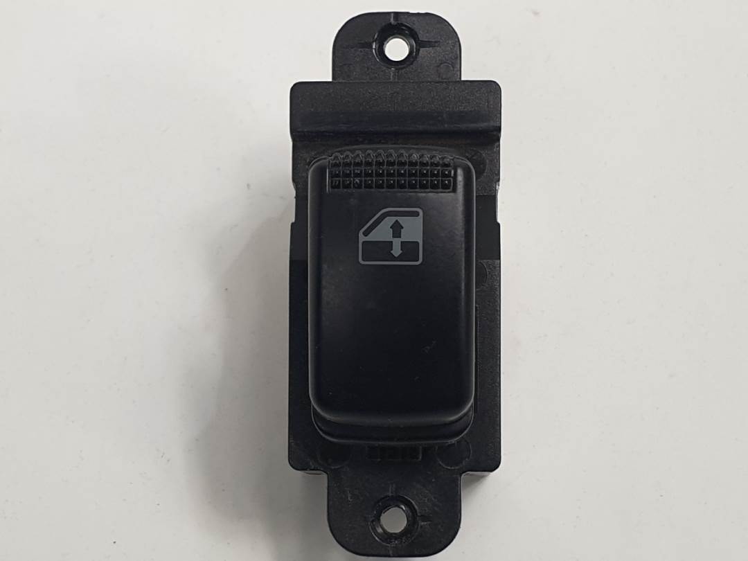 MANDO ELEVALUNAS TRASERO DERECHO - 935782D000 - HYUNDAI - ELANTRA (XD)