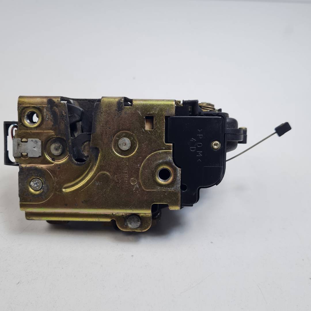 Serrure de porte avant droite - 6X1837014A - VOLKSWAGEN - PASSAT VARIANT (3B5)