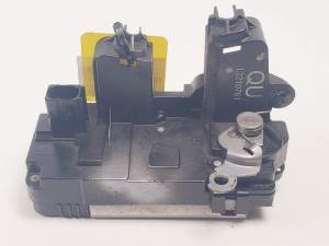 CERRADURA PUERTA TRASERA DERECHA 13210761 OPEL VECTRA C BERLINA Autodesguaces Alicante