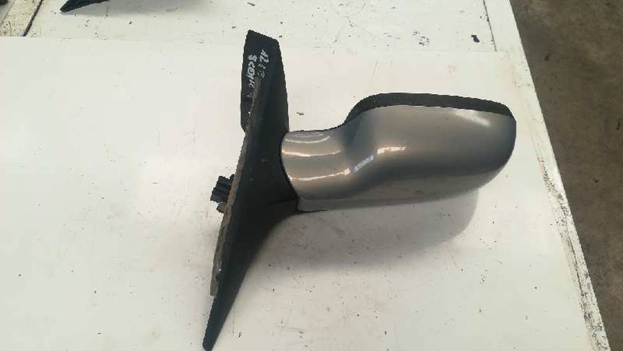 RETROVISOR IZQUIERDO