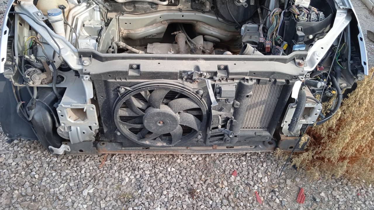 PANEL FRONTAL