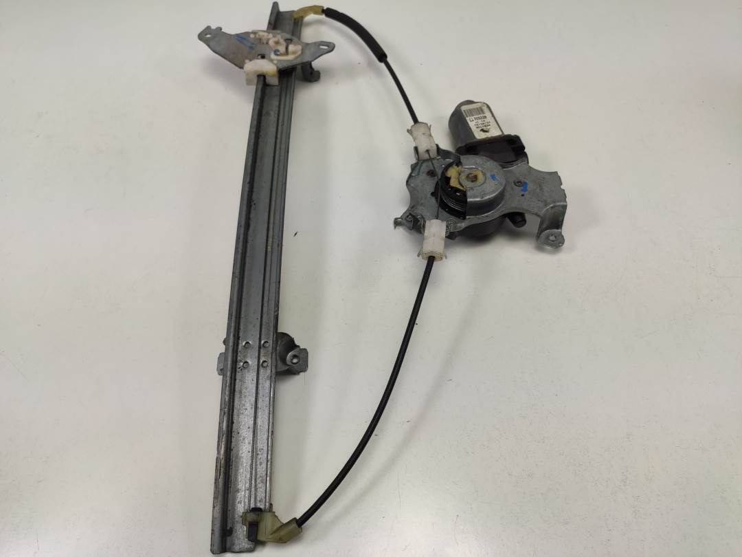 ELEVALUNAS DELANTERO DERECHO - 400698T7 - NISSAN - ALMERA TINO (V10M)