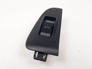 MANDO ELEVALUNAS TRASERO DERECHO 7427105020 TOYOTA AVENSIS WAGON (T25) Autodesguaces Alicante