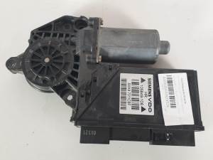 MOTOR ELEVALUNAS TRASERO DERECHO 0130821766 AUDI A4 BERLINA (8E) Autodesguaces Alicante