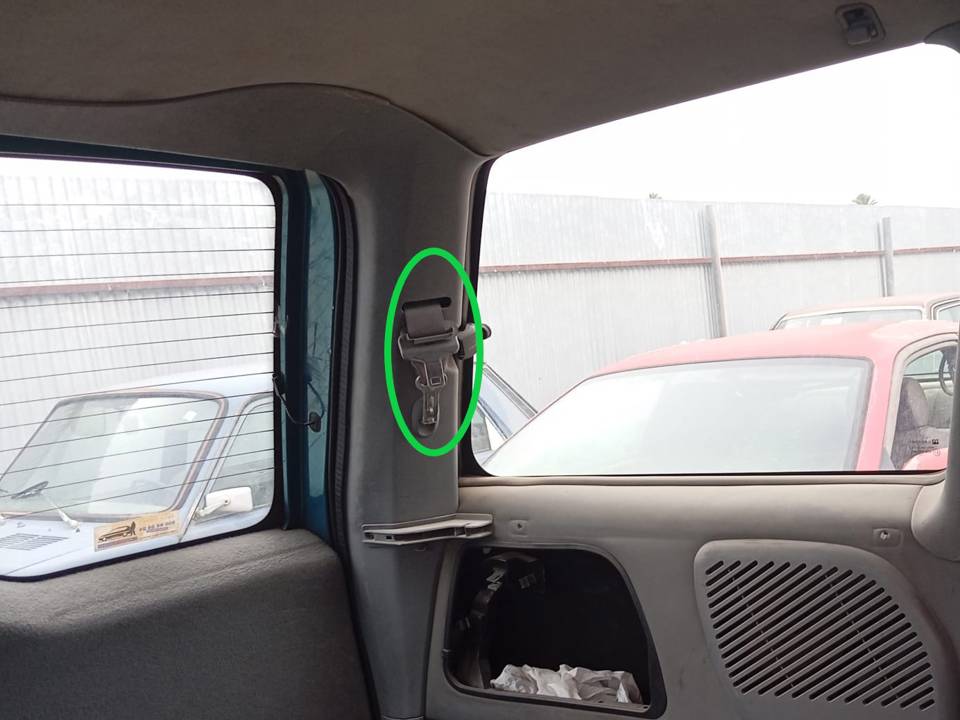 CINTURON SEGURIDAD TRASERO IZQUIERDO