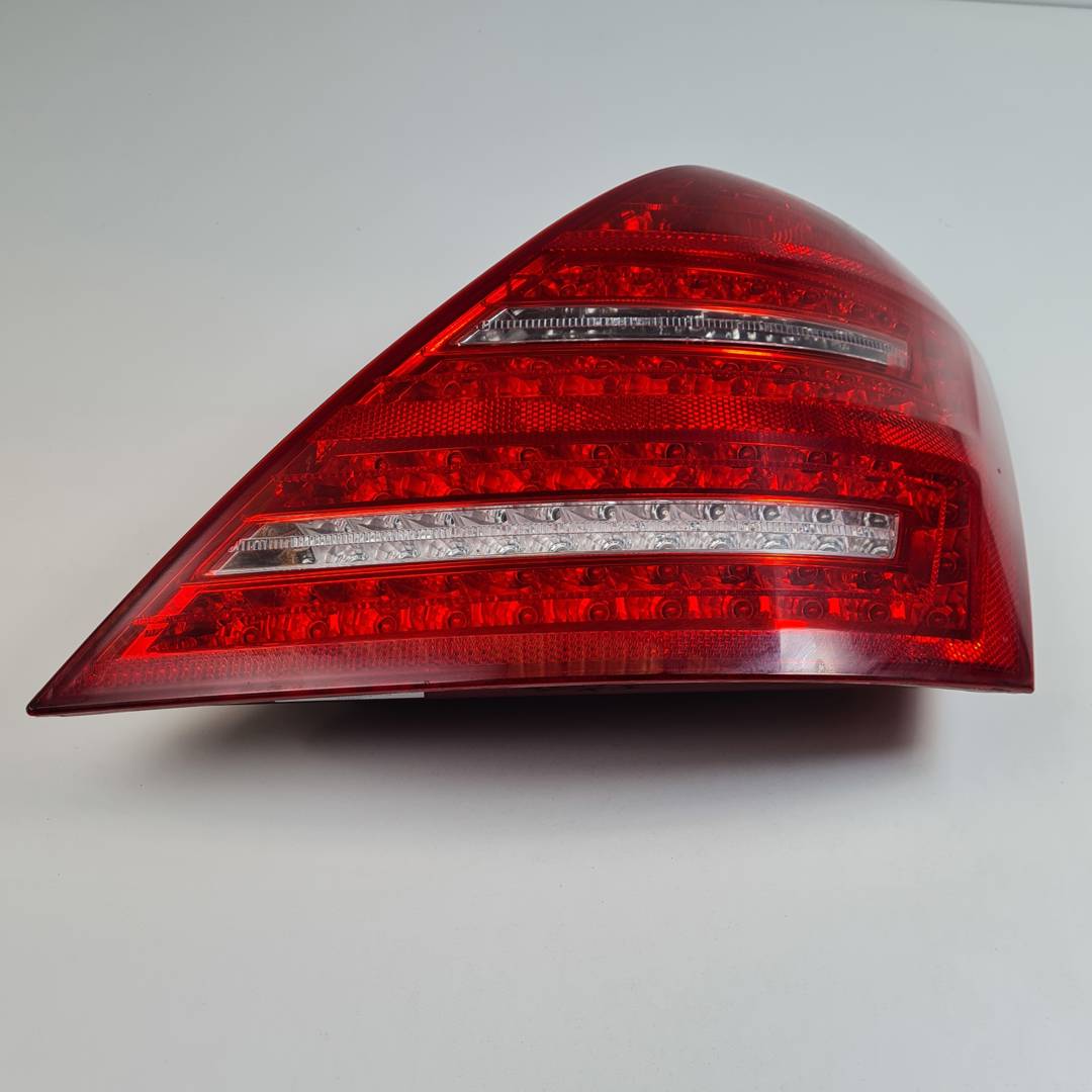 PILOTO TRASERO DERECHO - A2218201464 - MERCEDES - CLASE S (W221) BERLINA