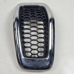 REJILLA DELANTERA 68138335AA JEEP CHEROKEE (KL) Autodesguaces Alicante