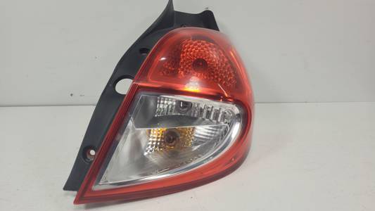 PILOTO TRASERO DERECHO 8200886946 RENAULT CLIO III Autodesguaces Alicante