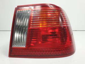 PILOTO TRASERO DERECHO 6K6945096J SEAT IBIZA (6K1) Autodesguaces Alicante
