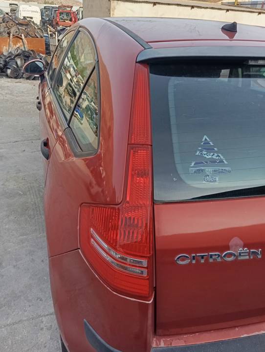 PILOTO TRASERO IZQUIERDO