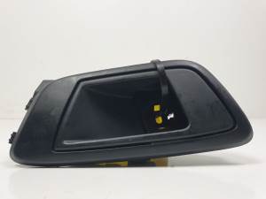 MANETA INTERIOR TRASERA DERECHA 8A61A22600CEW FORD FIESTA (CB1) Autodesguaces Alicante