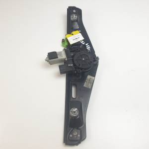 ELEVALUNAS TRASERO IZQUIERDO 13262410 BMW X1 (E84) Autodesguaces Alicante