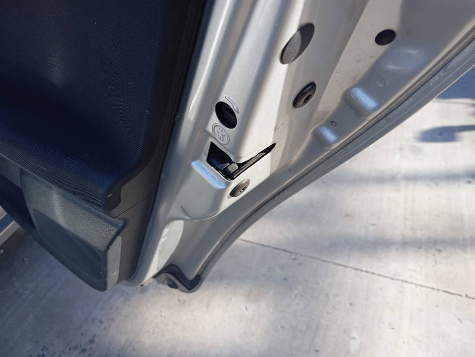 CERRADURA PUERTA TRASERA DERECHA