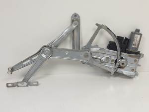 ELEVALUNAS DELANTERO IZQUIERDO 90521875 OPEL ASTRA G BERLINA Autodesguaces Alicante