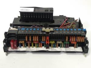 CAJA RELES / FUSIBLES 90205123 BMW SERIE 3 COMPACT (E46) Autodesguaces Alicante