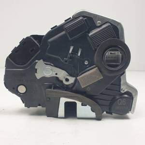 CERRADURA PUERTA DELANTERA DERECHA A046693 TOYOTA RAV4 Autodesguaces Alicante