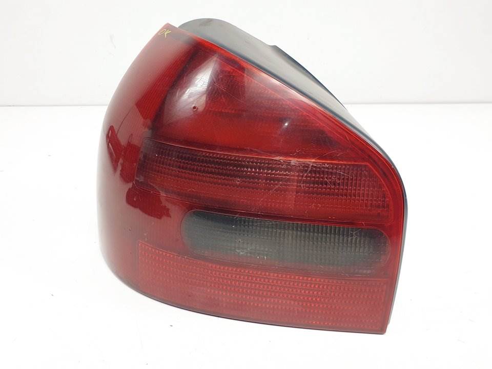 PILOTO TRASERO IZQUIERDO - 8L0945257 - AUDI - A3 (8L)