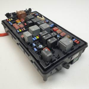 CAJA RELES / FUSIBLES 22933570 OPEL INSIGNIA BERLINA Autodesguaces Alicante