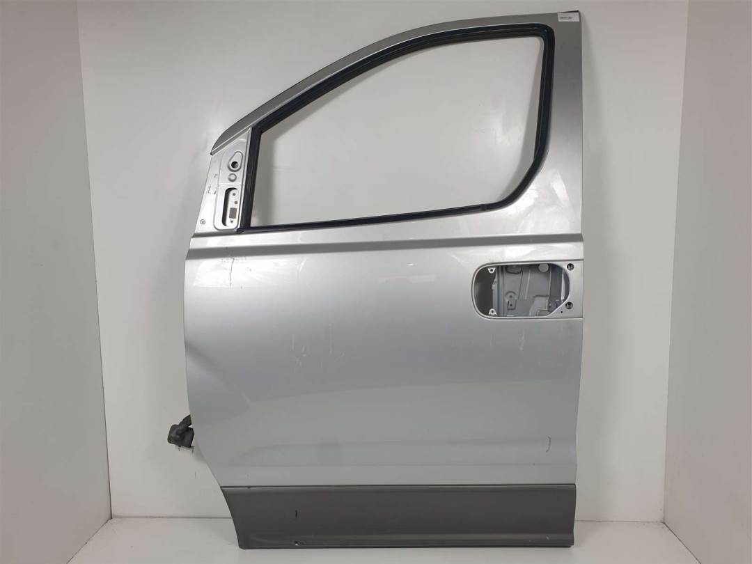 PUERTA DELANTERA IZQUIERDA - HYUNDAI - H1