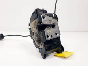 CERRADURA PUERTA TRASERA DERECHA 825020001RA RENAULT MEGANE III BERLINA 5P Autodesguaces Alicante
