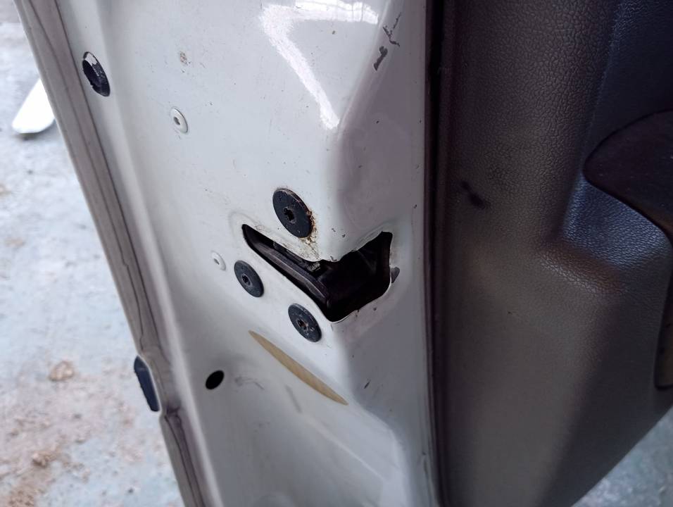 CERRADURA PUERTA DELANTERA IZQUIERDA