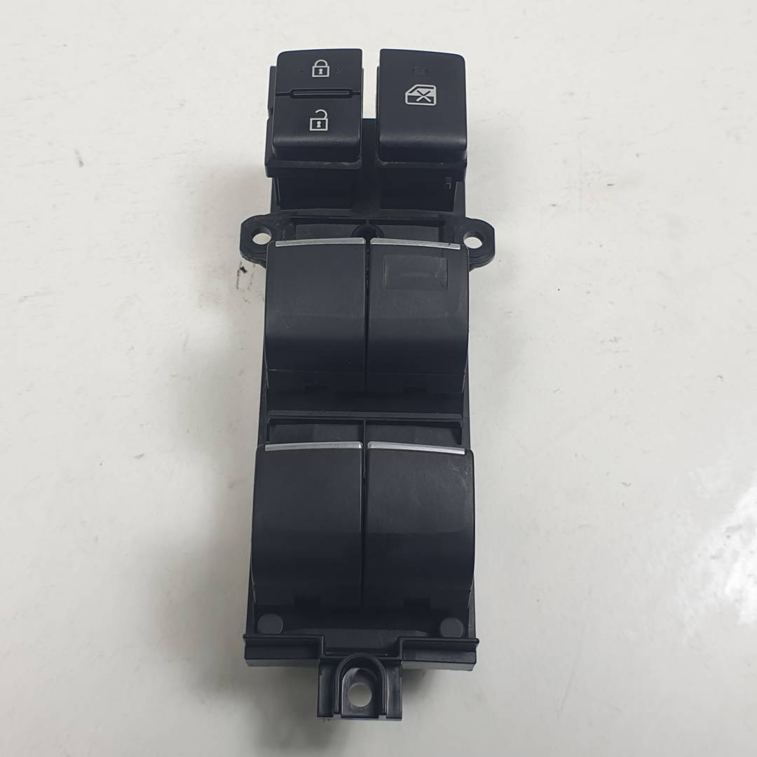 MANDO ELEVALUNAS DELANTERO IZQUIERDO - 8404042050 - TOYOTA - RAV4