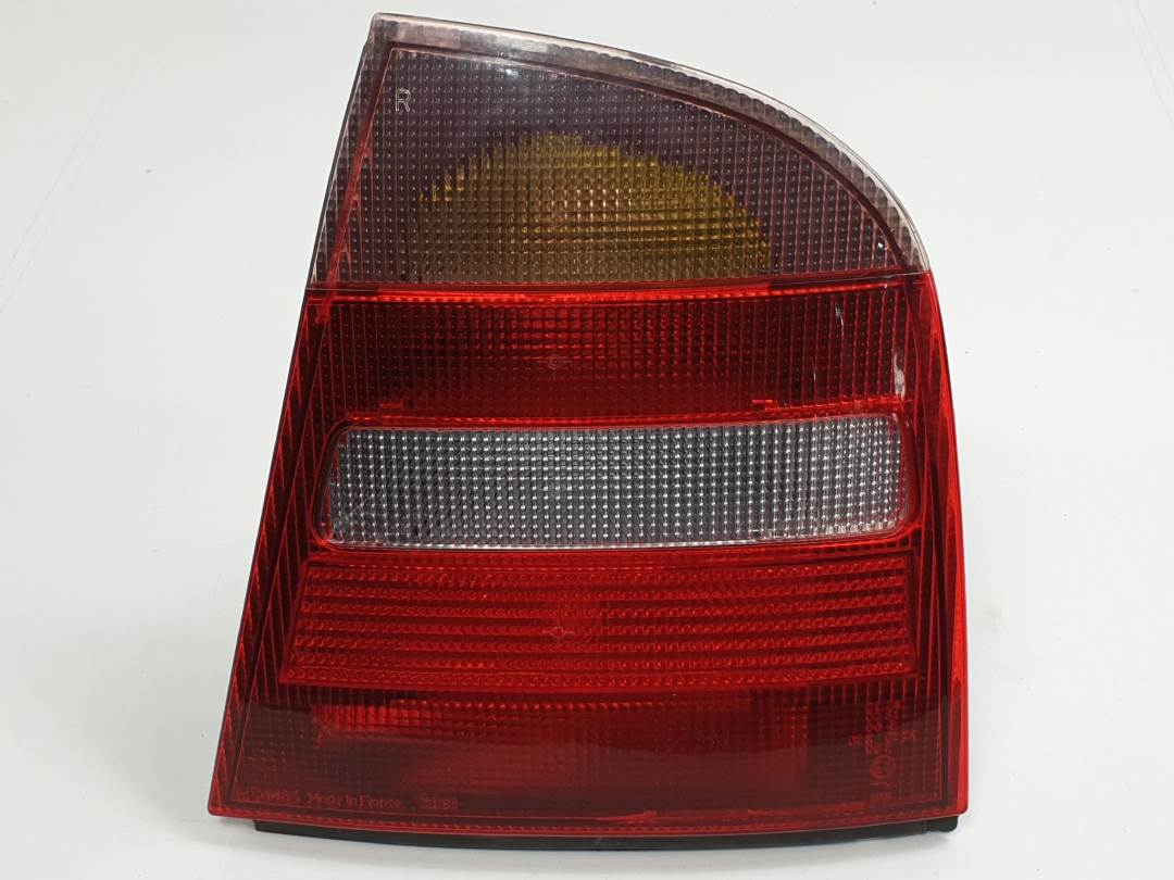 PILOTO TRASERO DERECHO - 1U6945096 - SKODA - OCTAVIA BERLINA (1U2)