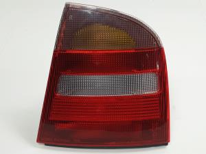 PILOTO TRASERO DERECHO 1U6945096 SKODA OCTAVIA BERLINA (1U2) Autodesguaces Alicante