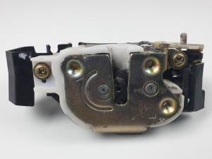 CERRADURA PUERTA TRASERA IZQUIERDA MITSUBISHI COLT BERLINA 5 (Z30A) Autodesguaces Alicante