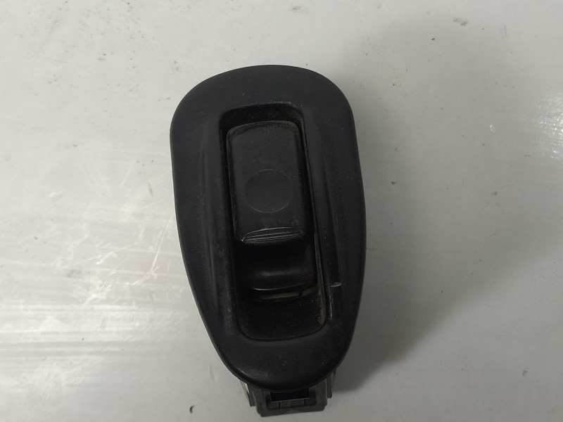MANDO ELEVALUNAS TRASERO IZQUIERDO - 620W01530 - MITSUBISHI - SANTAMO (HYUNDAI)