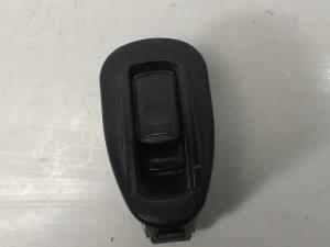 MANDO ELEVALUNAS TRASERO IZQUIERDO 620W01530 MITSUBISHI SANTAMO (HYUNDAI) Autodesguaces Alicante
