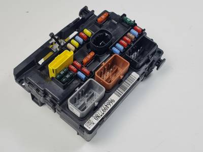 CAJA RELES / FUSIBLES 9664997780 PEUGEOT 207 SW Autodesguaces Alicante