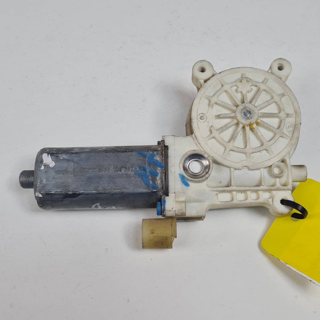 MOTOR ELEVALUNAS DELANTERO DERECHO - 0130822019 - RENAULT - CLIO II FASE II (B/CB0)