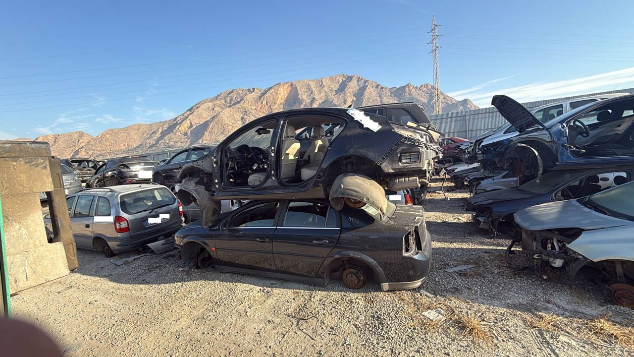 Imagen del vehículo OPEL VECTRA C BERLINA