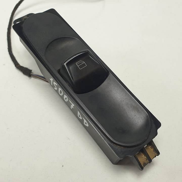 MANDO ELEVALUNAS DELANTERO DERECHO - A6395451413 - MERCEDES - VIANO (W639)
