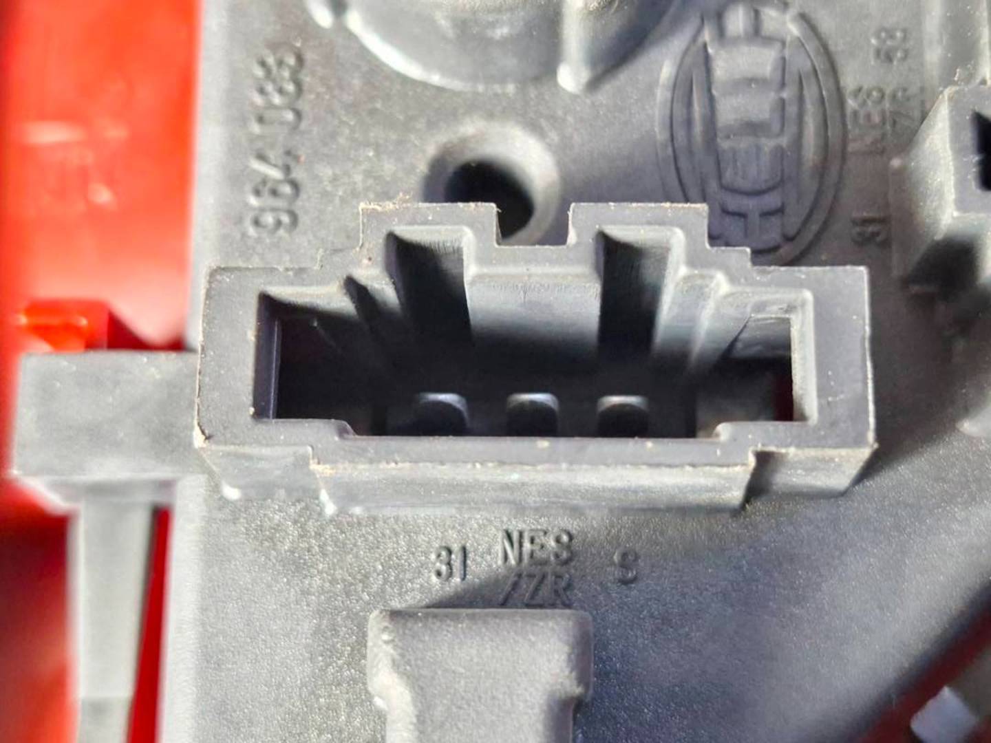 Foto 6 de Piloto Trasero Izquierdo Volkswagen Polo Berlina (6n1) (1994–1999)