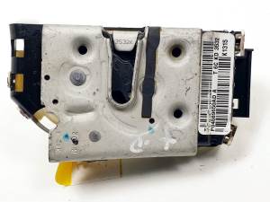 CERRADURA PUERTA TRASERA DERECHA P04589650AD JEEP COMPASS Autodesguaces Alicante