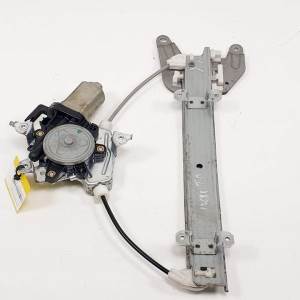 ELEVALUNAS TRASERO DERECHO 8073089915 NISSAN MURANO (Z50) Autodesguaces Alicante